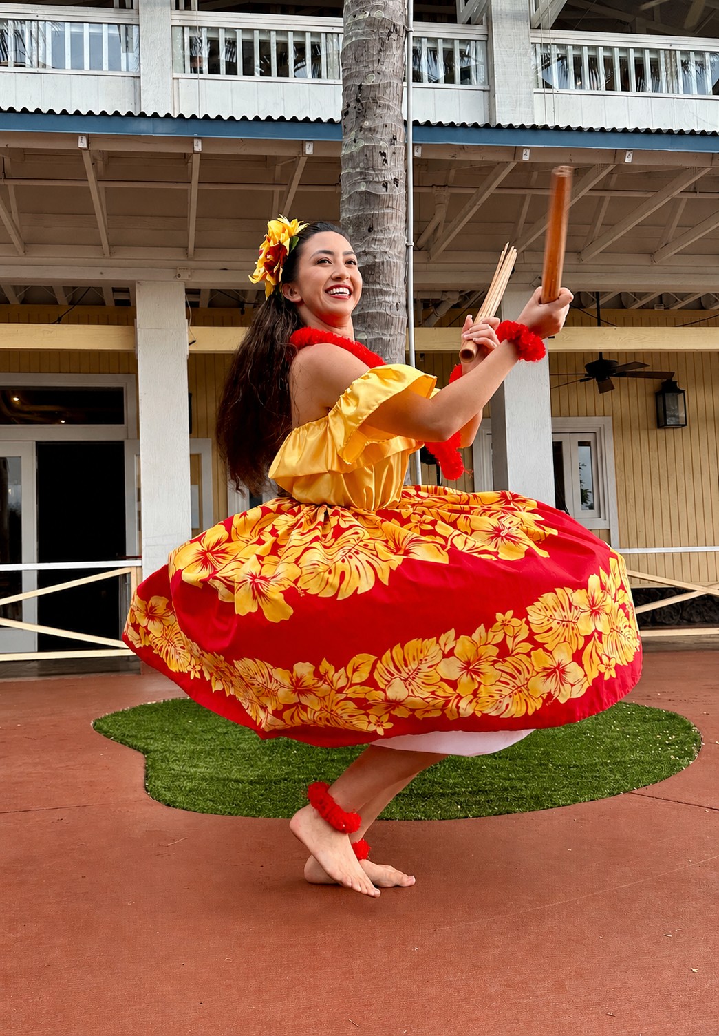 Hula dancer performing at The Shops at Kukuiula